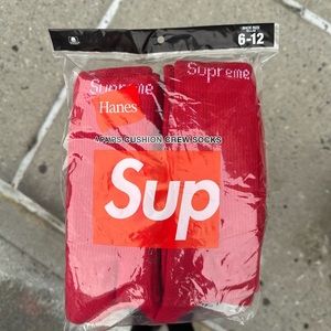 Supreme x Hanes crew socks (4 pack) red